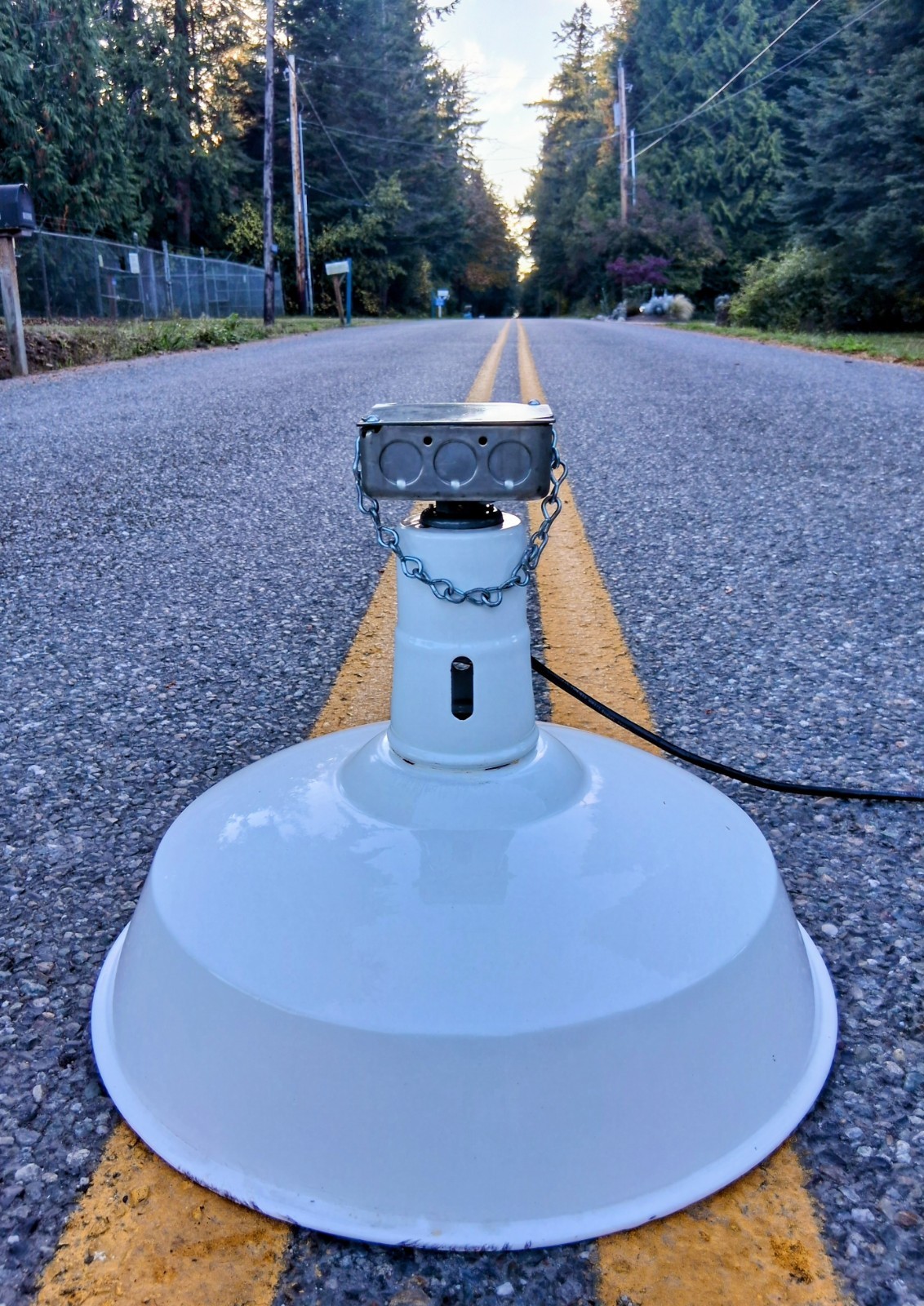 NICE Vintage White PORCELAIN Industrial Barn Light/ 14.5\