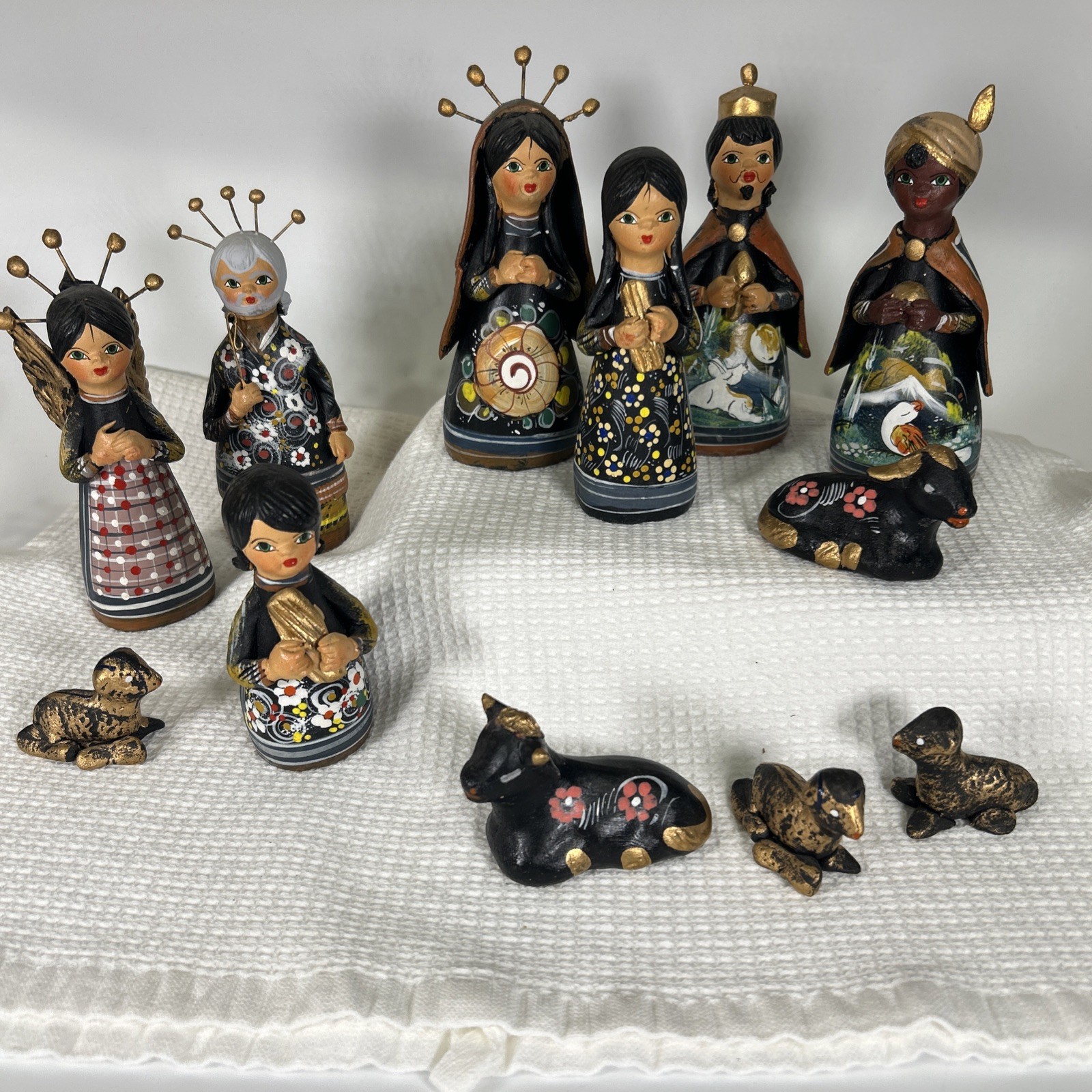 Vtg Mexican Folk Art 12 Pc Nativity Set Artisanal Terracotta Handmade Black