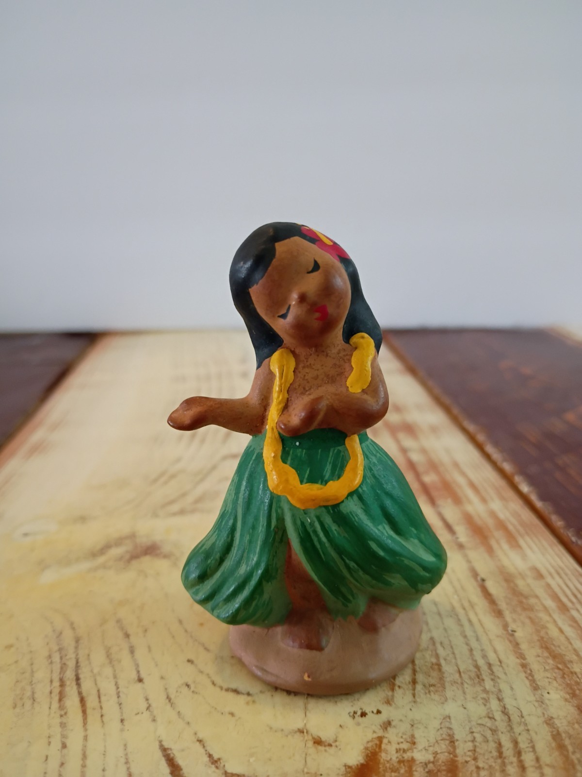 Vintage Hawaiian Hula Girl Island Ceramic Figurine 