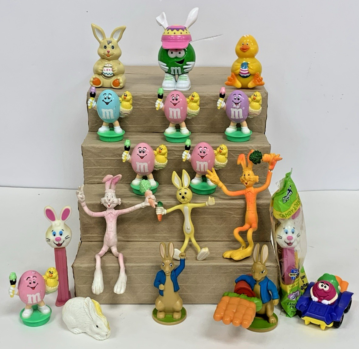 Vintage Mixed Easter Toy Lot Bendy Rabbit Bunny M&M Candy Toppers Figures