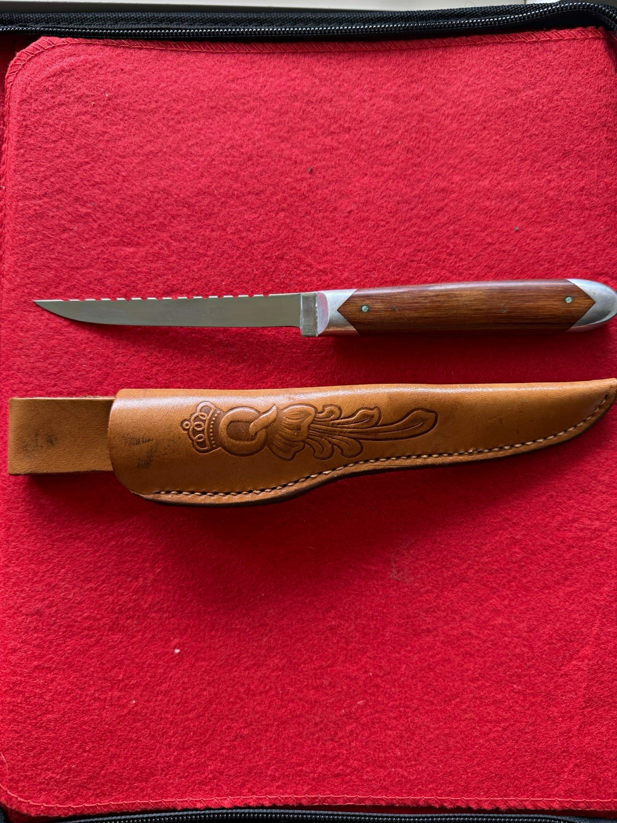 Vintage Queen Steel #76 Fish Fillet Knife Serrated Scaler Hardwood Sheath MINT